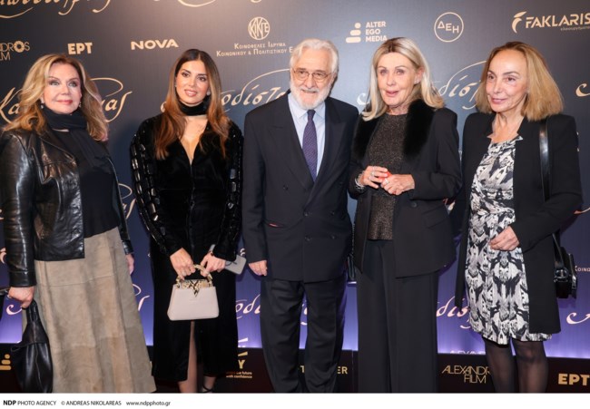 Αγάπη Πολίτη - Σάσα Βαρδινογιάννη: Κομψές σε κινηματογραφική πρεμιέρα