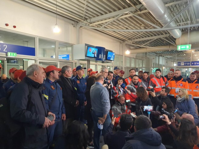 Σεισμός στην Τουρκία: Επέστρεψαν στην Ελλάδα οι ήρωες της ΕΜΑΚ - Το συγκινητικό "ευχαριστώ" των Τούρκων και η υπόσχεση