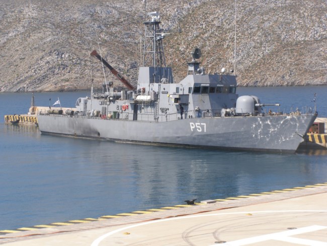 Φωτιά στη Λέσβο: Καταπλέει η κανονιοφόρος ΚΑΣΟΣ στο νησί [εικόνες]