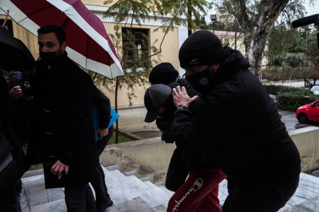 Ξυλοδαρμός σταθμάρχη στο Μετρό: Στον εισαγγελέα οι δύο ανήλικοι - "Θολώσαμε, αλλά μετά φοβηθήκαμε"  [βίντεο]