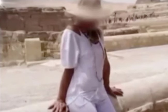 Αυτή είναι η δασκάλα γιόγκα που εκβίαζε και έκαιγε αυτοκίνητα συγγενών και φίλων για να τους παίρνει χρήματα