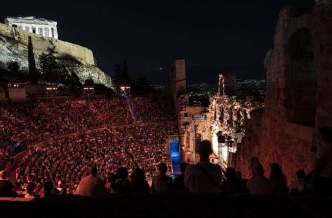 Διονύση Σαββόπουλε, άξιζε, τελικά, η μεγάλη σου γιορτή για τη Μεταπολίτευση;