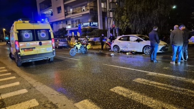 Χαλάνδρι: Νεκρός διανομέας σε τροχαίο - Η μηχανή του συγκρούστηκε με ΙΧ [βίντεο]