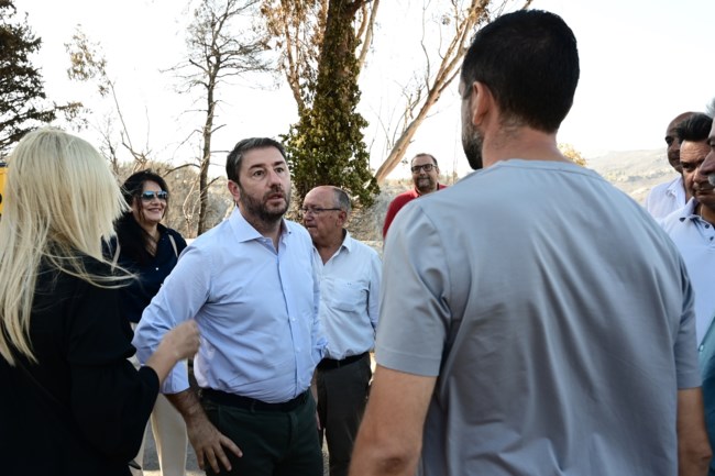 Ανδρουλάκης: Στο ίδιο έργο θεατές με πυρκαγιές και καταστροφές ακόμη και λίγα χιλιόμετρα από το κέντρο της πρωτεύουσας