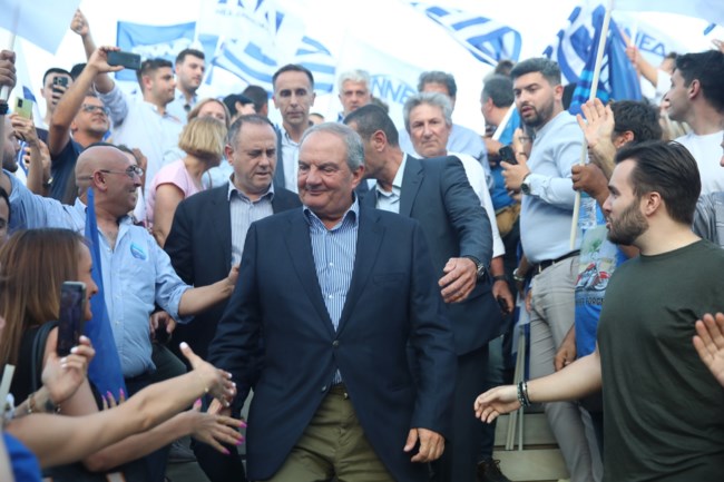 Μητσοτάκης στο Σύνταγμα: "Την Κυριακή να φέρουμε εκλογικό καύσωνα, να χτυπήσουμε 40άρια και βάλε στα ποσοστά μας"