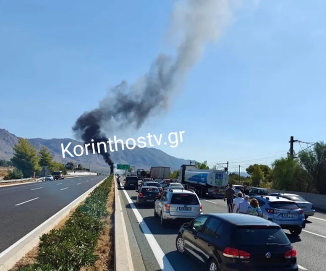 Έσβησε η φωτιά στην Αθηνών - Κορίνθου μετά την ανατροπή βυτιοφόρου - Παραμένει κλειστό το ρεύμα προς ΑΘήνα στο ύψος της Κινέτας
