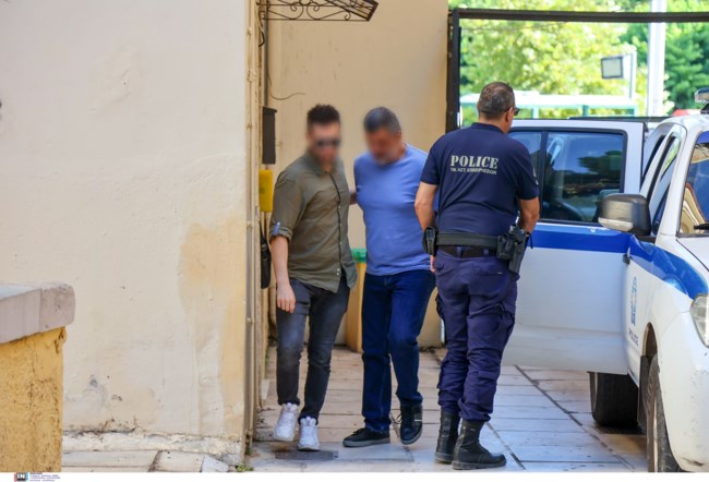 Νέες αποκαλύψεις για τον εκβιαστή αστυνομικό στα Χανιά: Βαλίτσες με λεφτά, απειλές και ύβρεις σε ΕΛ.ΑΣ. και Δικαιοσύνη