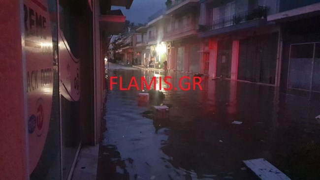 Πάτρα: Τεράστιες καταστροφές από την κακοκαιρία στην Ακτή Δυμαίων - Πλημμύρισαν σπίτια και καταστήματα