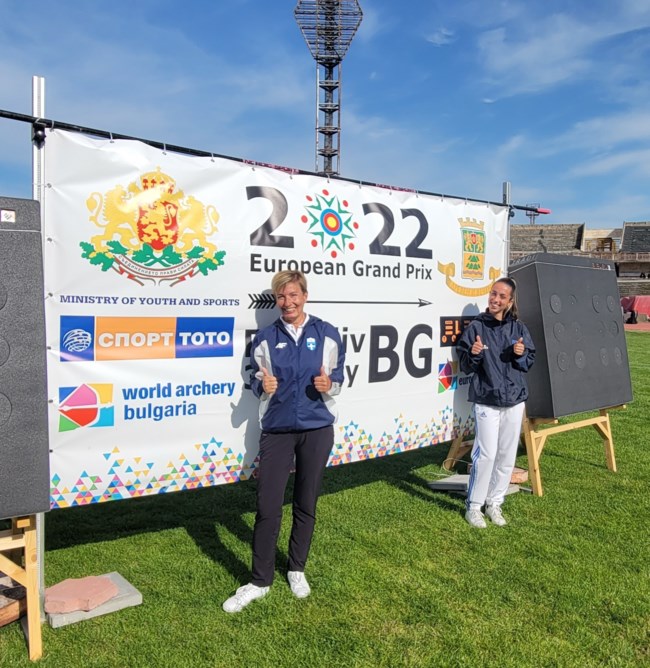 Ευαγγελία & Μαρία: Μητέρα και κόρη μέλη της εθνικής ομάδας τοξοβολίας, στοχεύουν μαζί στους Ολυμπιακούς Αγώνες του 2024