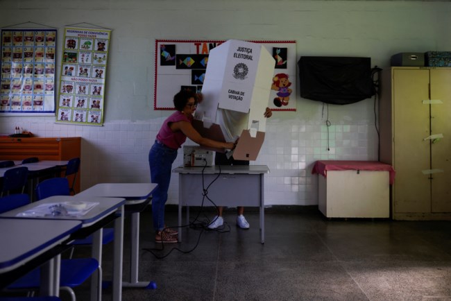 Βραζιλία: Δεύτερος γύρος προεδρικών εκλογών σήμερα - Αμφίρροπη η ανάμετρηση Μπολσονάρο και Λούλα