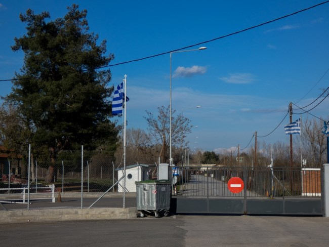 Έβγαλε "λαβράκι" η ΑΑΔΕ: Πλημμύρισαν τα τελωνεία με χιλιάδες ευρώ, ρούβλια και δολάρια