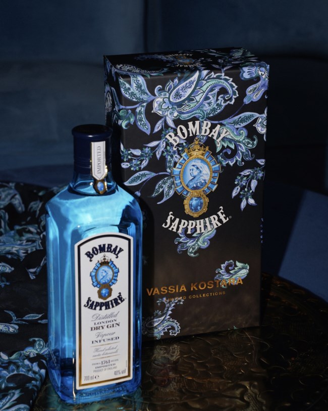 Bombay Sapphire X Vassia Kostara: Το απόλυτο συλλεκτικό αξεσουάρ των γιορτών είναι εμπνευσμένο από το Bombay Sapphire και έχει την υπογραφή της Βάσιας Κωσταρά