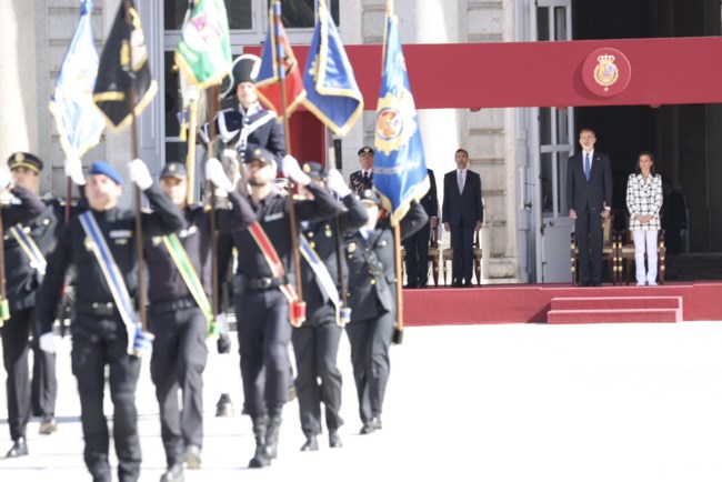 Η άλλη βασίλισσα Λετίσια: Αναγκάστηκε να ντυθεί υπερβολικά casual με sneakers σε επίσημη εκδήλωση του παλατιού