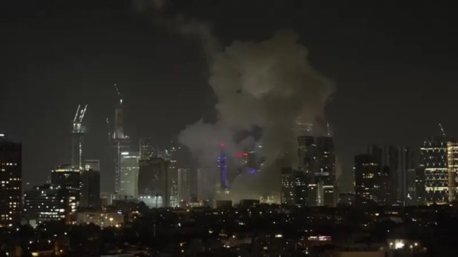 Καπνοί πάνω από το Τελ Αβίβ