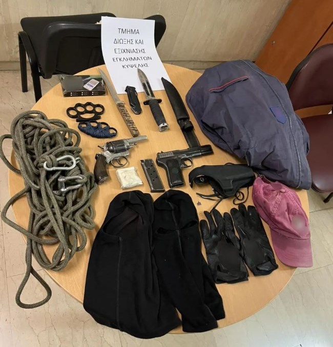 Κυψέλη: Συνελήφθη 59χρονος που πυροβόλησε υπάλληλο καθαριότητας - Είχε όπλα στο σπίτι του