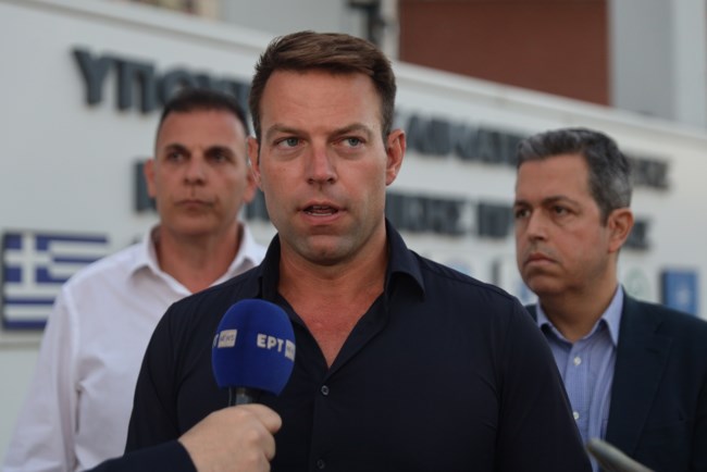Στο Κέντρο Ελέγχου της Πολιτικής Προστασίας ο Κασσελάκης