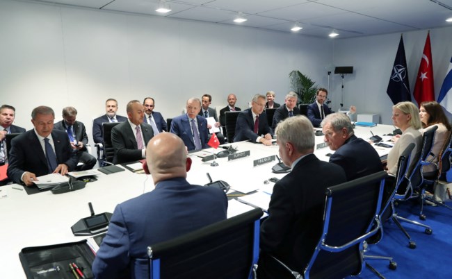 Σύνοδος ΝΑΤΟ: Ξεκίνησε η κρίσιμη συνάντηση Ερντογάν με τους ηγέτες Σουηδίας και Φινλανδίας
