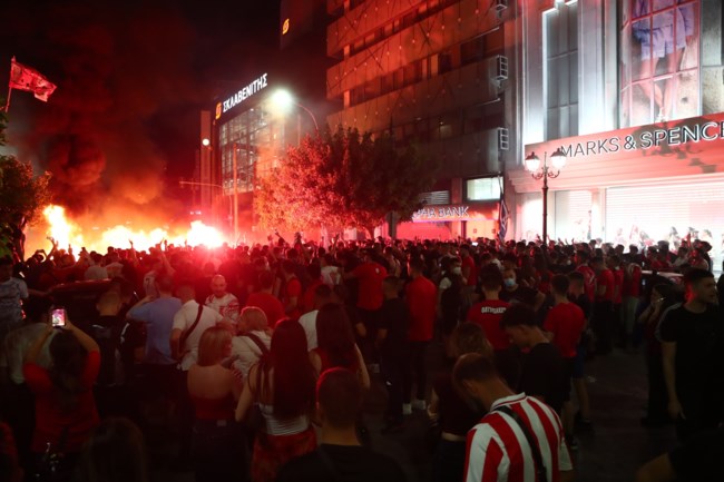 Ολυμπιακός: Παπανικολάου, Βεζένκοφ και Λαρεντζάκης ξύπνησαν με... την κούπα της Euroleague