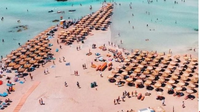 Trip Advisor - Ελαφονήσι: Οργή τουριστών για ξαπλώστρες και πολυκοσμία - Εκτός λίστας με τις 25 καλύτερες του κόσμου