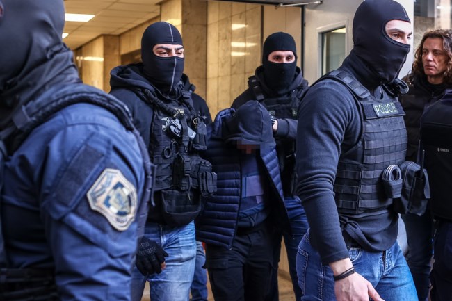 18χρονος χούλιγκαν
