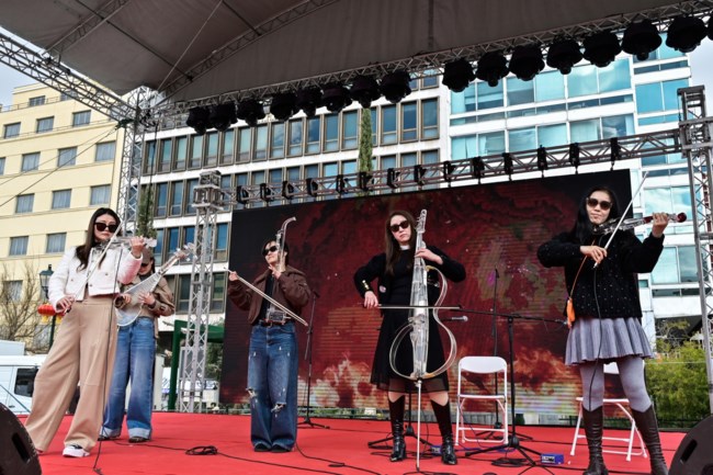 ΚΙΝΕΖΟΙ ΑΘΗΝΑ