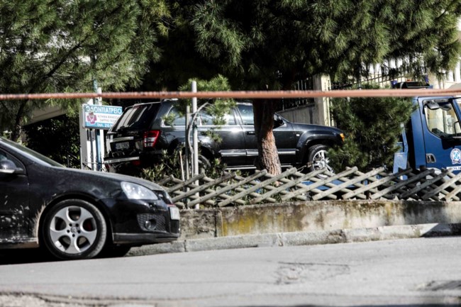 Γιώργος Καραϊβάζ: Πώς "γάζωσαν" με έξι σφαίρες τον γνωστό δημοσιογράφο - Καρέ καρέ η δολοφονική ενέδρα έξω από το σπίτι του
