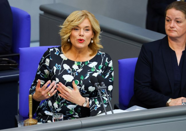 ΜΠΟΥΝΤΕΣΤΑΓΚ ΠΡΟΕΔΡΟΣ ΓΙΟΥΛΙΑ ΚΛΕΚΝΕΡ