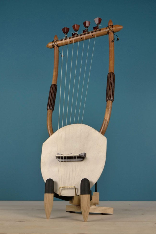 Αρχαία ελληνική λύρα, φτιαγμένη στο Κιλκίς, στο soundtrack παγκόσμιας κινηματογραφικής επιτυχίας [βίντεο]