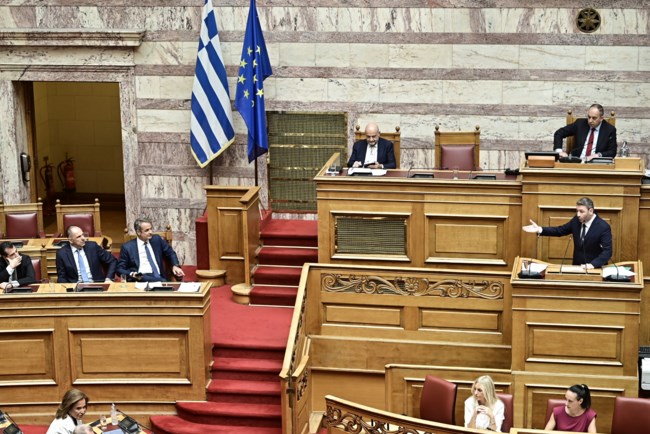 Ανδρουλάκης: Ποιος μας κάνει μαθήματα θεσμικότητας; Εσείς; Το αφεντικό που δεν έφαγε τη σφαίρα;