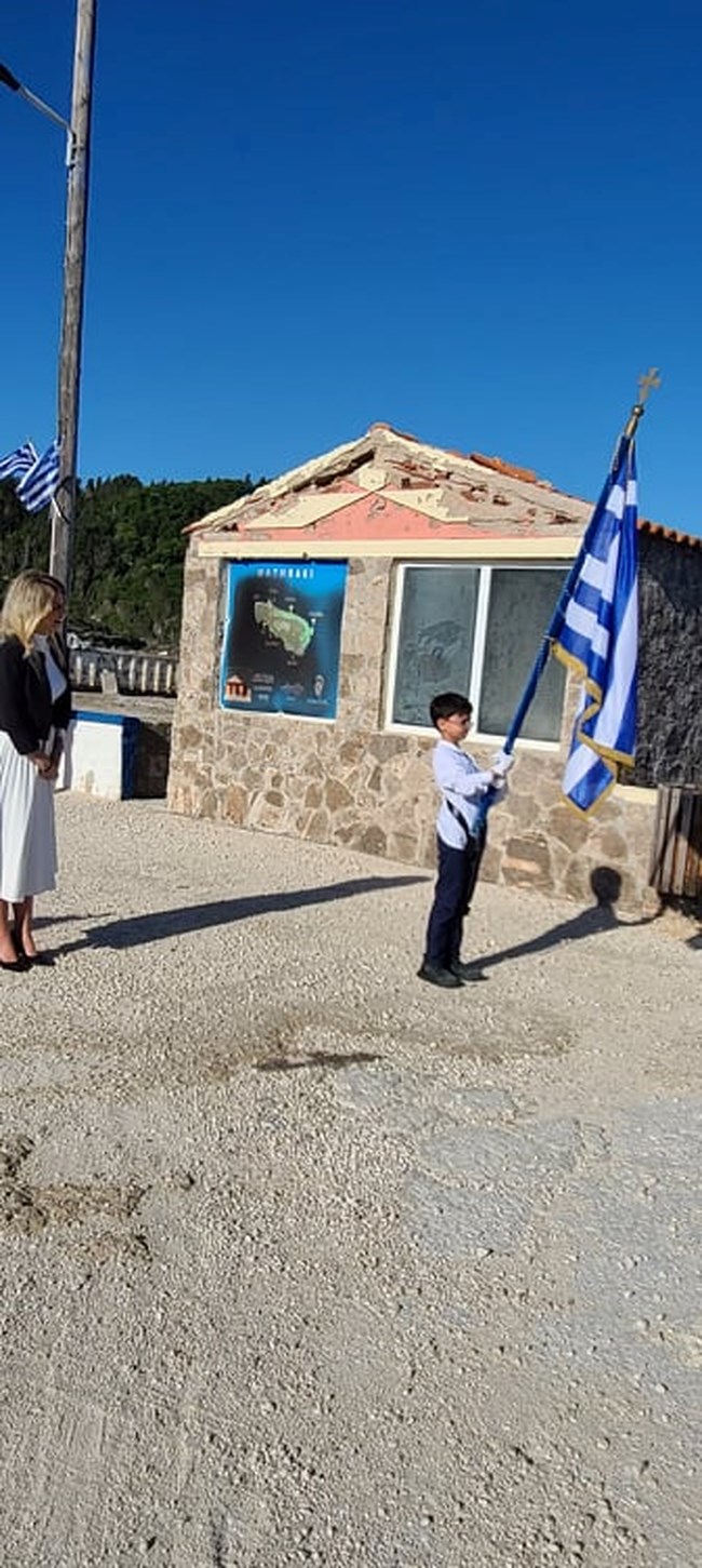 Υπερηφάνεια και συγκίνηση για τον 9χρονο Τάσο - Παρέλασε μόνος του στο Μαθράκι [εικόνα]