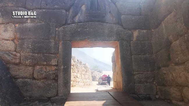 φωτια μυκηνες