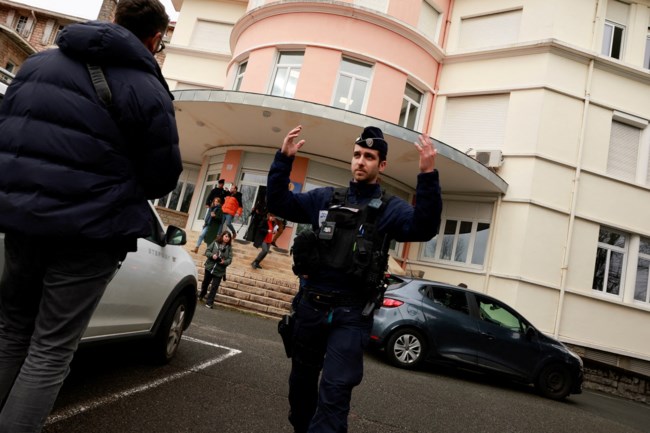 Γαλλία:"Κατέστρεψα τη ζωή μου, όλα τελείωσαν" -Αυτό φώναξε ο 16χρονος μαθητής που σκότωσε την καθηγήτριά του