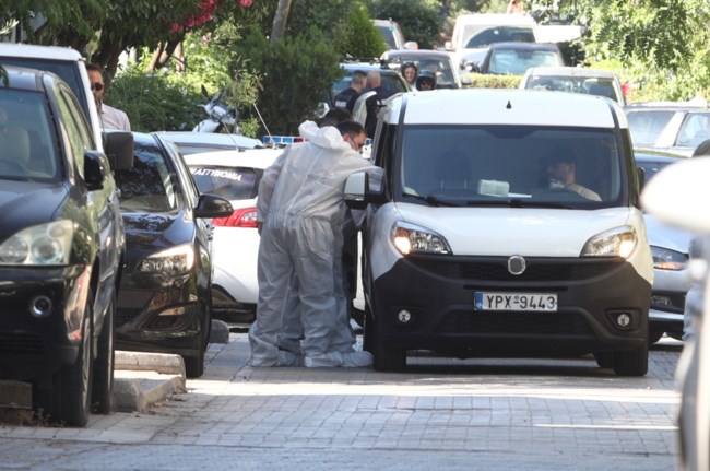 Νέο Ψυχικό: Εκρηκτικός μηχανισμός στο σπίτι του Γιάννη Πρετεντέρη - Αστυνομικός της ασφάλειάς του εντόπισε σακούλα με δυναμίτη [εικόνες - βίντεο]