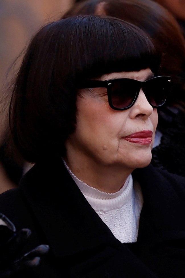 ΜΠΡΙΖΙΤ ΜΠΑΡΝΤΟ ΚΗΔΕΙΑ ΜΙΡΕΪΓ ΜΑΤΙΕ