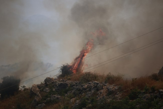 Φωτιά στην Κέρκυρα: Δύο μεγάλες αναζωπυρώσεις σε Άνω Περίθεια και Άγιο Γεώργιο Κασσιόπης