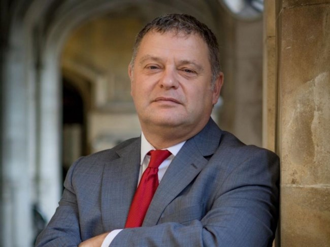 Βρετανία: Νέο σκάνδαλο για την κυβέρνηση -Βουλευτής γρονθοκόπησε περαστικό σε νυχτερινή έξοδο