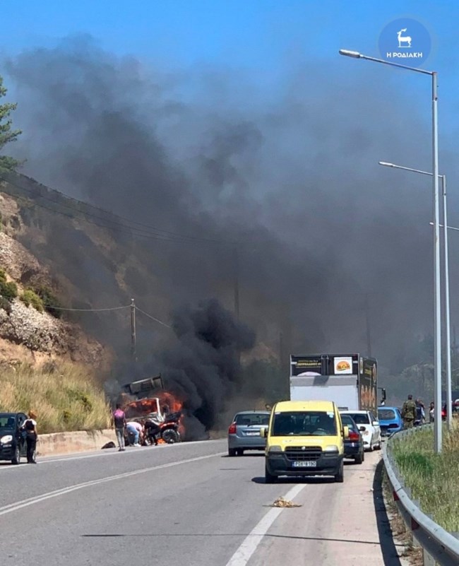 Τραγωδία στη Ρόδο με Βέλγους τουρίστες: "Γουρούνα" συγκρούστηκε μετωπικά με φορτηγό- Νεκρός ο άντρας