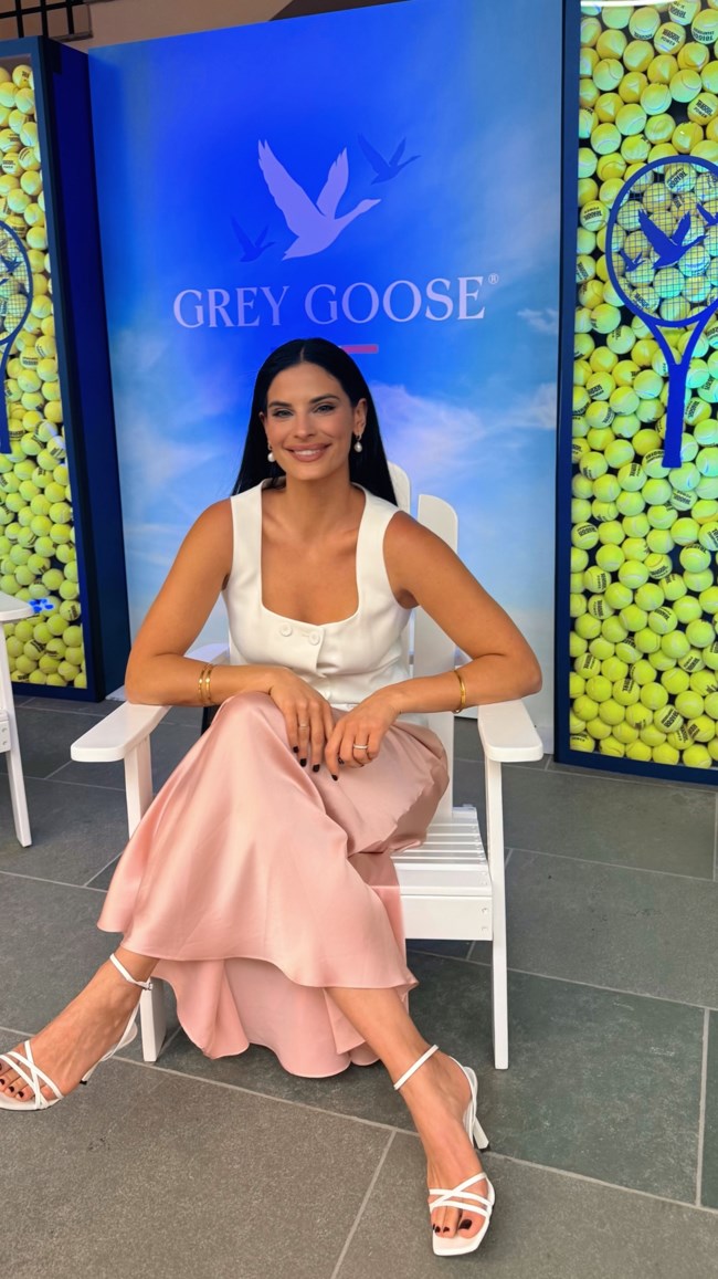ΧΡΙΣΤΙΝΑ ΜΠΟΜΠΑ GREY GOOSE