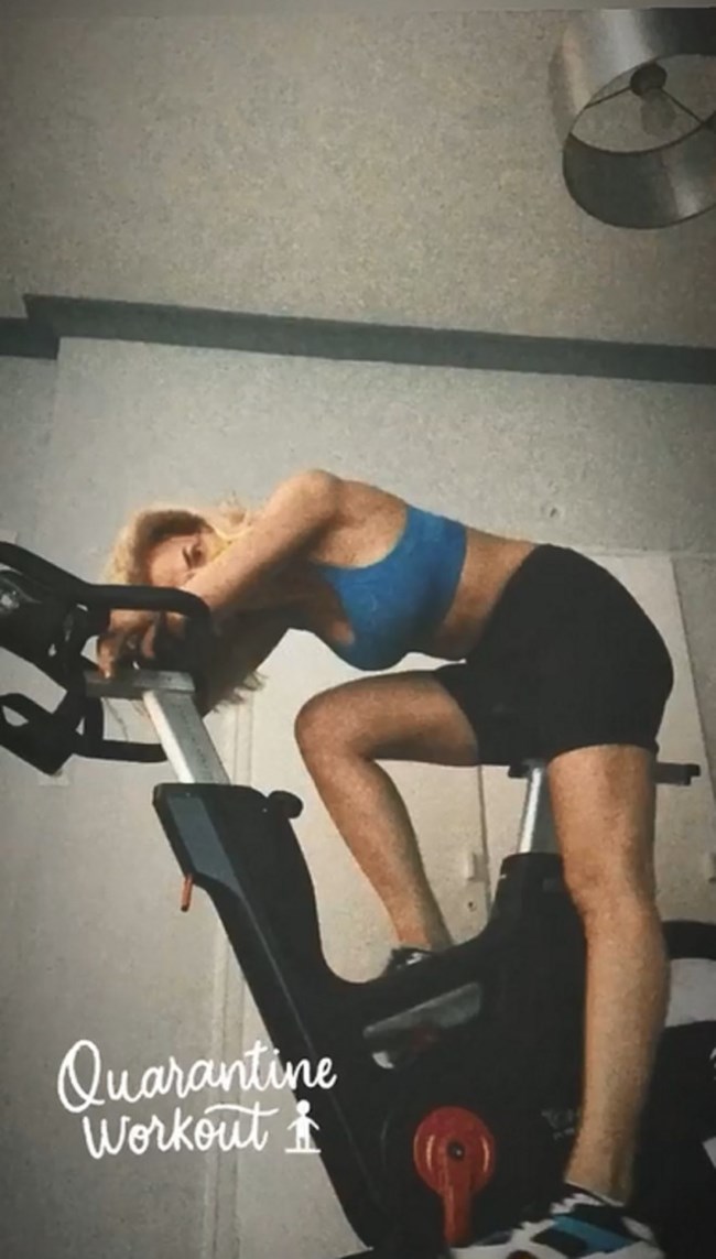 Χριστίνα Κοντοβά: Γυμνάζεται στο σπίτι αφού νίκησε πρώτα τον κορονοϊό [εικόνα]