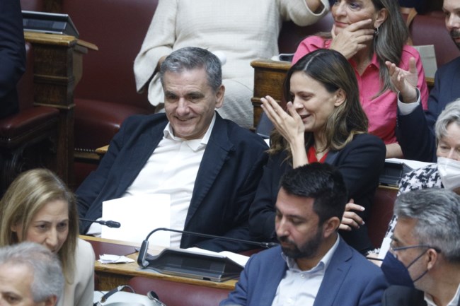 Τσακαλώτος και Αχτσιόγλου στη Βουλή