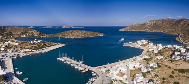 Εναλλακτικές διακοπές, "πράσινος" τρόπος ζωής: Το ελληνικό νησί που αποθεώνουν ξένοι bloggers και influencers