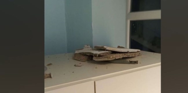 Aδιανόητο: Έπεσε κομμάτι οροφής σε δωμάτιο της παιδιατρικής κλινικής του Ιπποκράτειου νοσοκομείου