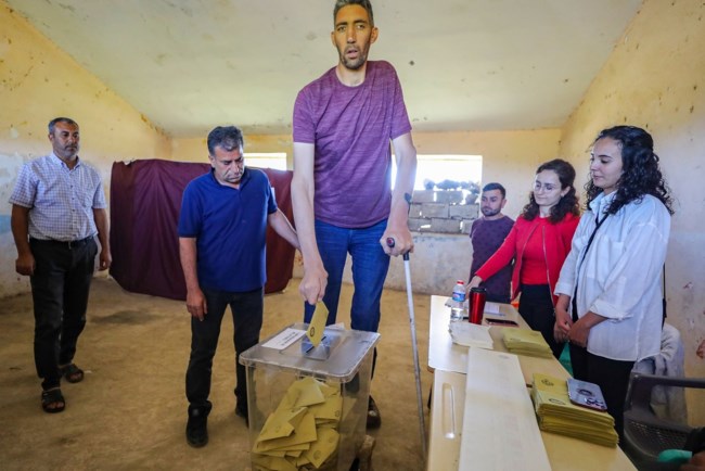 Εκλογές Τουρκία ψηλότερος άνδρας