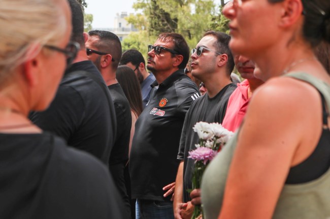 Κηδεία Πάρη Δερμάνη: Συγκινημένη η ομάδα μπάσκετ του Παναθηναϊκού είπε το τελευταίο "αντίο" - Εκεί και ο Δ.Γιαννακόπουλος