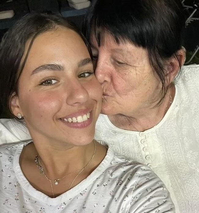 Φρίκη: Νεαρή Ισραηλινή είδε στο facebook βίντεο με την αγαπημένη της γιαγιά δολοφονημένη- Το ανέβασαν οι τρομοκράτες της Χαμάς