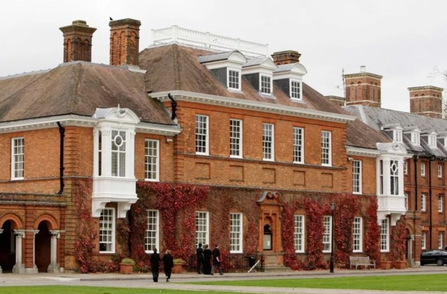 ΒΡΕΤΑΝΙΑ ΕΛΙΤ ΣΧΟΛΕΙΟ ΑΥΤΟΚΤΟΝΙΑ ΚΑΘΗΓΗΤΗ