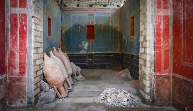 ΠΟΜΠΗΙΑ ΜΠΛΕ ΔΩΜΑΤΙΟ