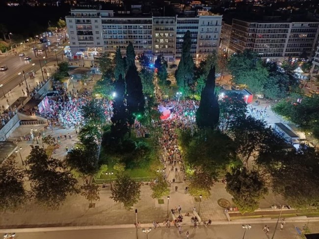 Κασσελάκης από το Σύνταγμα: "Και να σκεφτείτε ότι μας είχαν για τελειωμένους"- Παρών και ο Αλέξης Τσίπρας