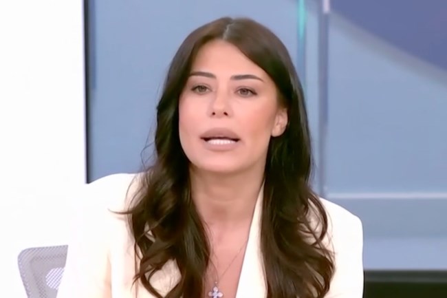 Έξαλλη η Λατινοπούλου με τη Φον ντερ Λάιεν: "Μας δώσατε χάρτινα καλαμάκια, δεμένα καπάκια και Gay Pride - Μας ρημάξατε"