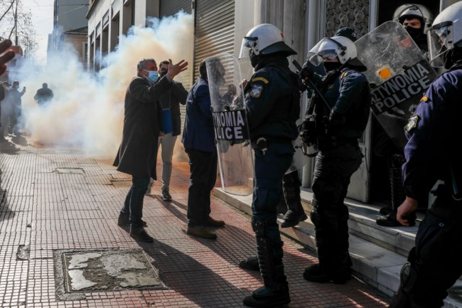 επεισόδια ποεδην